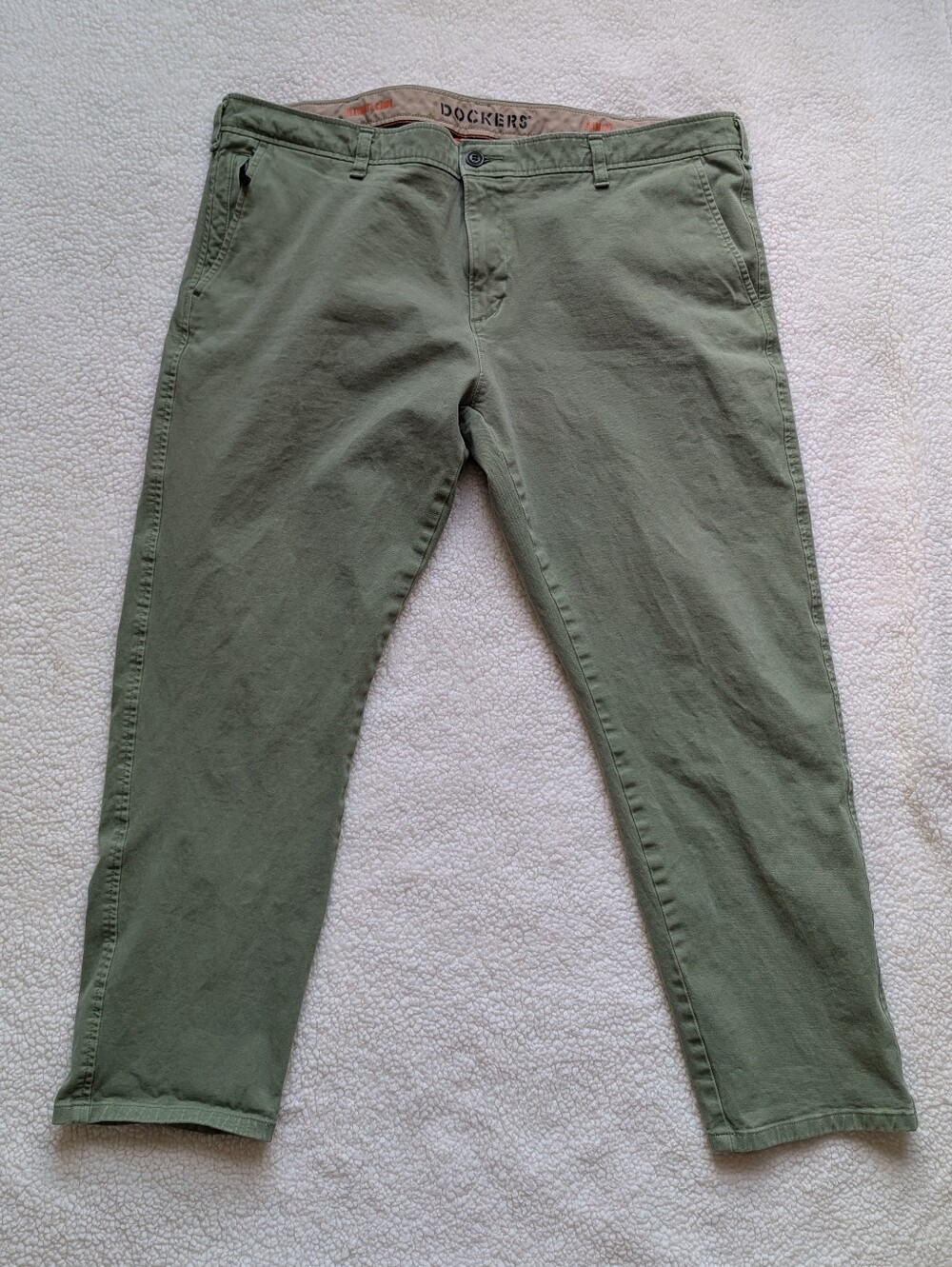 LIKE NEW Dockers Ultimate Chino Slim Fit pants